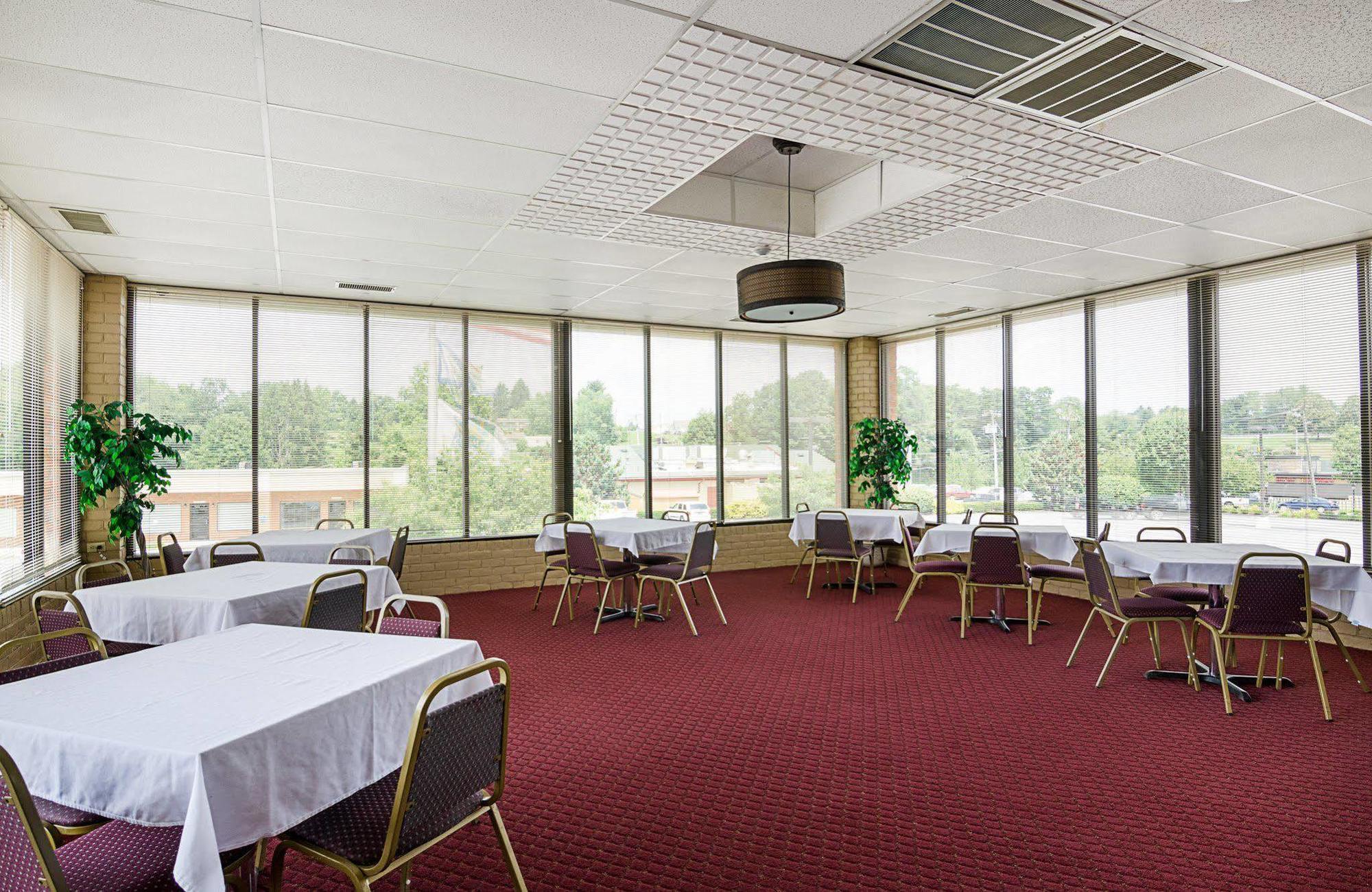 Quality Inn Луисбург Екстериор снимка