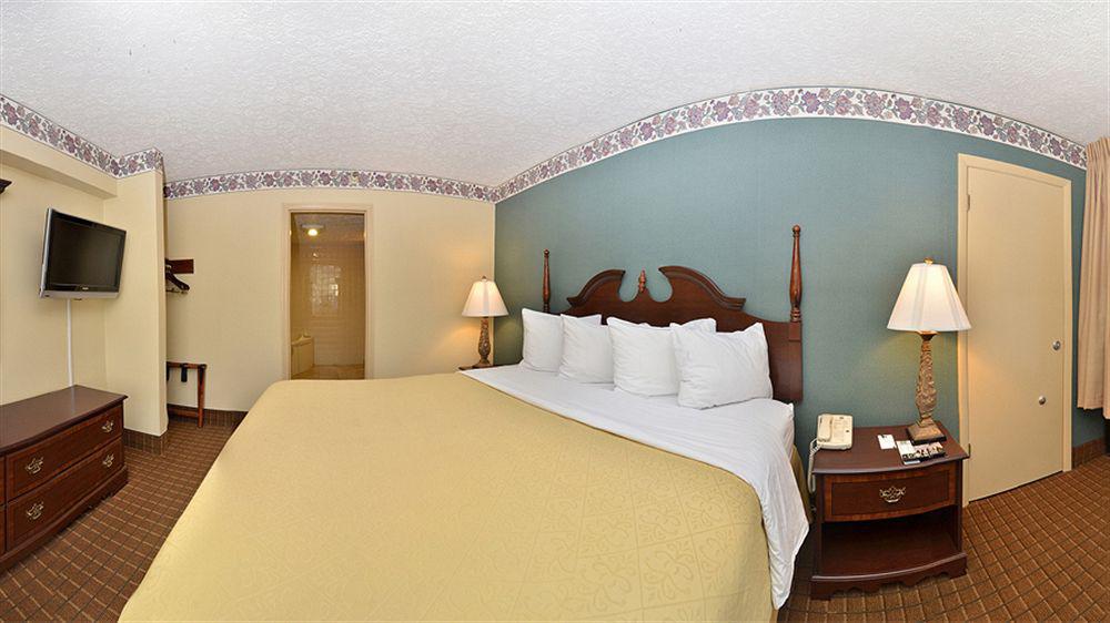 Quality Inn Луисбург Екстериор снимка
